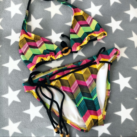 Forever 21 MULTI COLORED PRINTED TRIANGLE BIKINI - Picture 1 of 8
